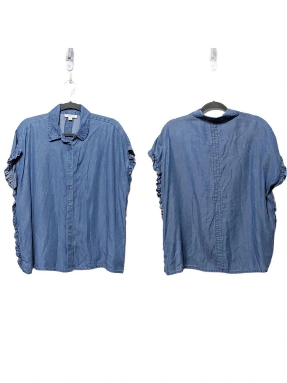 BEACHLUNCHLOUNGE Chambray Ruffle-Side Shirt M